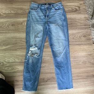 Hollister ultra high-rise mom jean